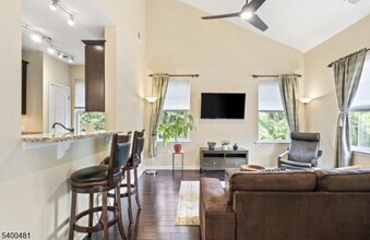 108 Stone Creek Ct in Hanover, NJ - Building Photo - Building Photo