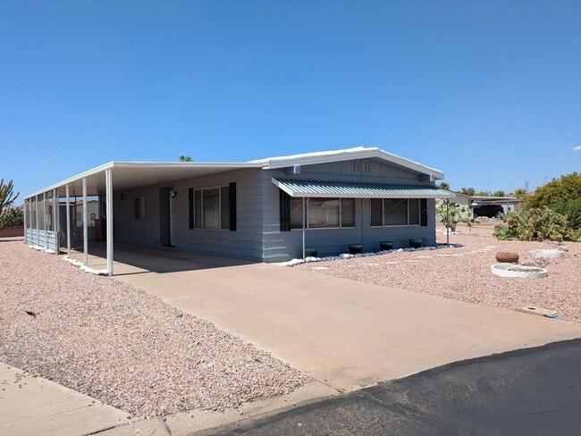 8136 E Cactus Dr