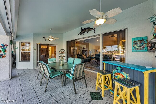 2102 SE 10th Pl in Cape Coral, FL - Building Photo - Building Photo