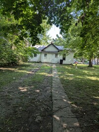 718 E Illinois Ave in Peoria, IL - Foto de edificio - Building Photo