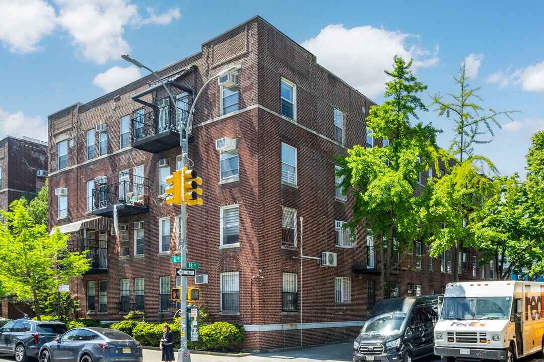 4802 12th Ave in Brooklyn, NY - Foto de edificio