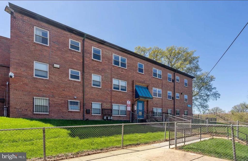 2655 Birney Pl SE in Washington, DC - Building Photo