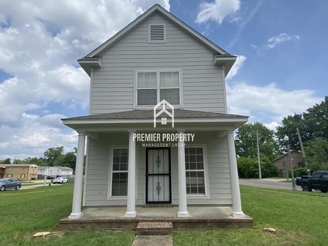 property at 665 Peyton Cir