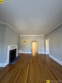 1489 Beacon St, Unit 3 in Brookline, MA - Foto de edificio - Building Photo