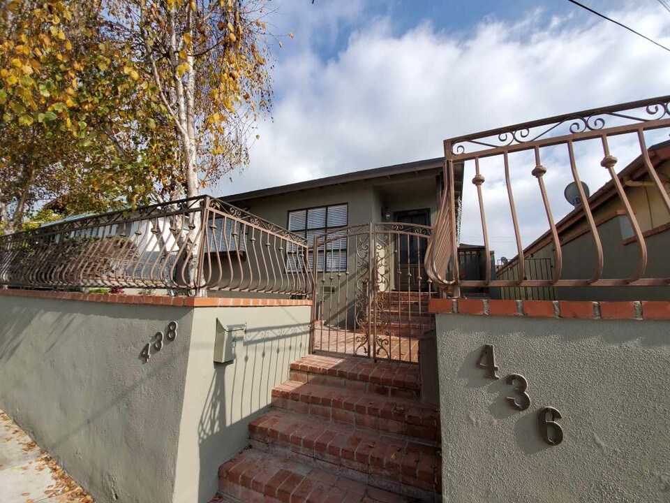436 Hollowell Ave, Unit 436 in Hermosa Beach, CA - Building Photo