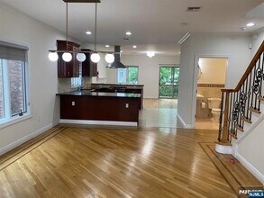 436 Lawton Ave in Cliffside Park, NJ - Building Photo - Building Photo