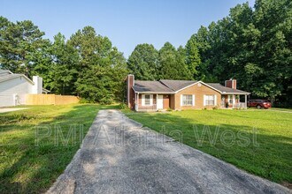 5745 Williamsburg Trce in Atlanta, GA - Building Photo - Building Photo