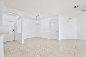 11564 Mizzon Dr, Unit 203 in Windermere, FL - Building Photo - Building Photo