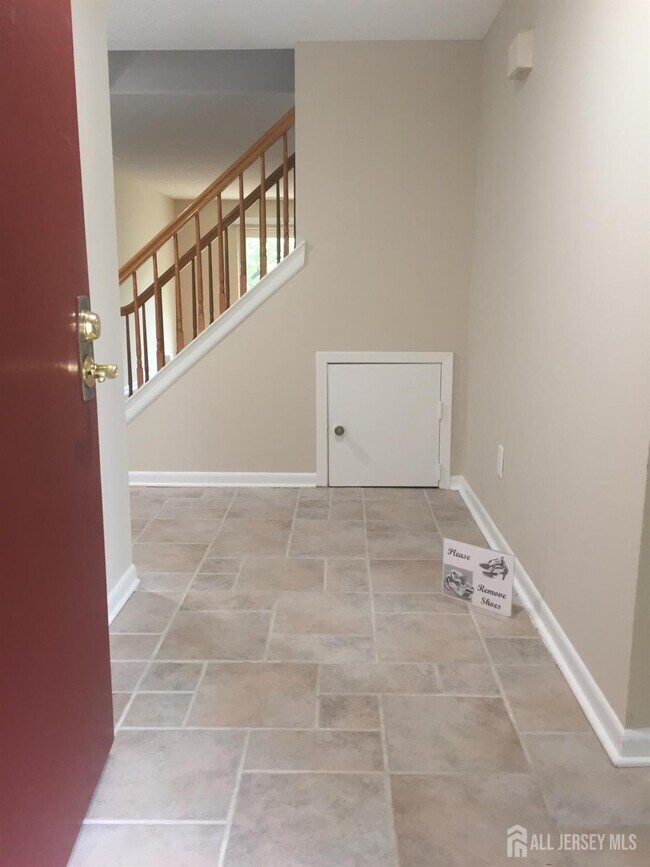 94 Tennyson Dr in Plainsboro, NJ - Building Photo - Building Photo