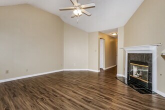 2184 Stone Stream Dr in Memphis, TN - Foto de edificio - Building Photo