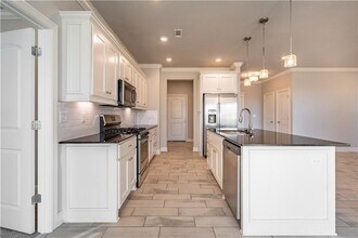 511 Piper Ln in Centerton, AR - Foto de edificio - Building Photo