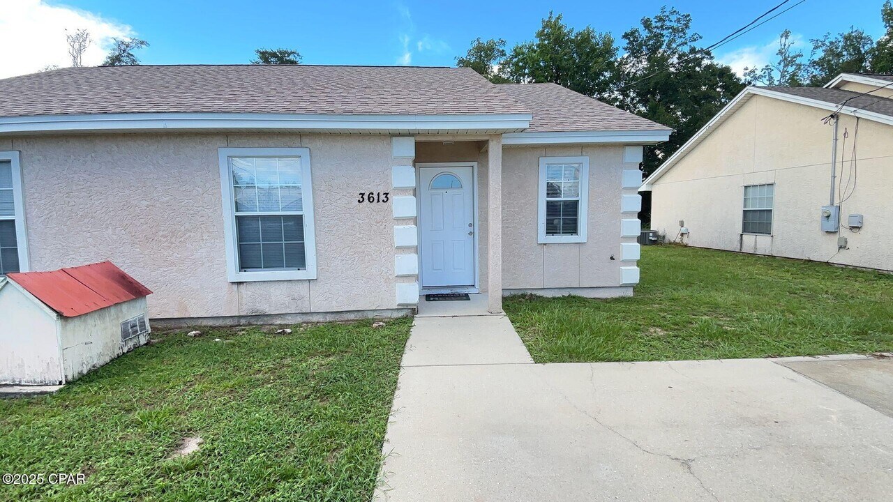 3613 Eagle Ln in Panama City, FL - Building Photo