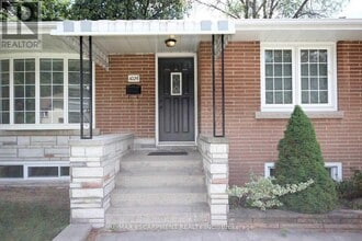 1026 Bridge Rd in Oakville, ON - Building Photo - Building Photo