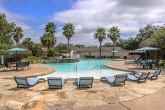 Falls At Borough Park in Spring, TX - Foto de edificio - Building Photo