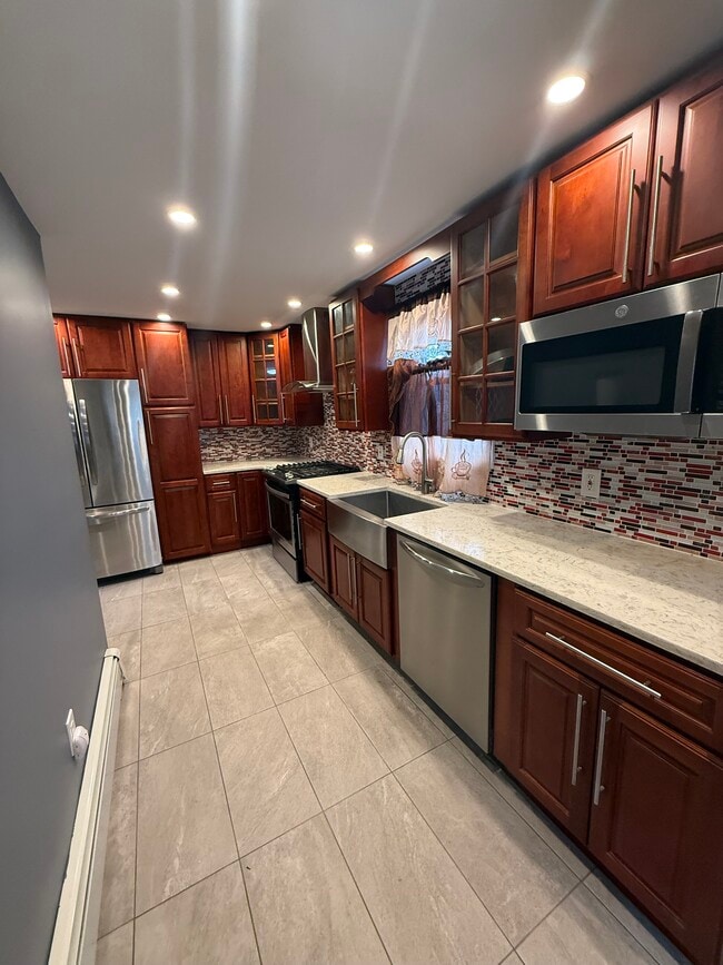 25 Melrose Pl, Unit 1F in Stamford, CT - Foto de edificio - Building Photo