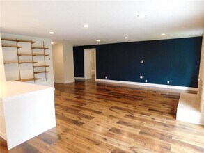 12009 Swallow Dr in Austin, TX - Building Photo - Building Photo