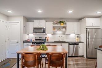 Avonlea Riverside in Atlanta, GA - Foto de edificio - Interior Photo