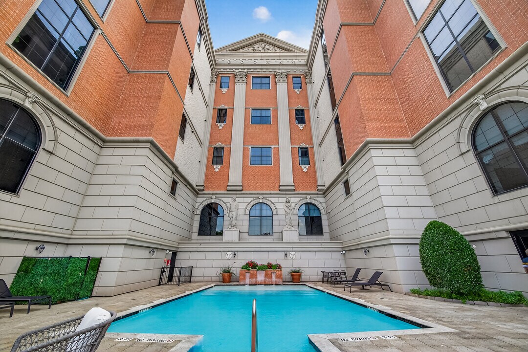 1025 S Shepherd Dr, Unit 209 in Houston, TX - Building Photo
