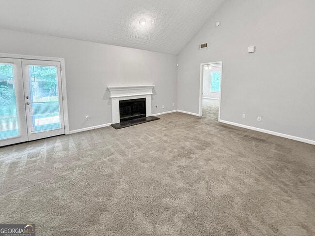 9108 S Sterling Lakes Dr in Covington, GA - Building Photo - Building Photo