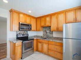 676 Johanna Ave, Unit 4 in Sunnyvale, CA - Building Photo