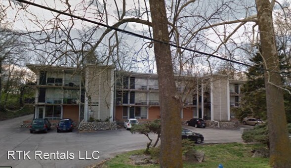 28 E Stewart Rd in Columbia, MO - Foto de edificio