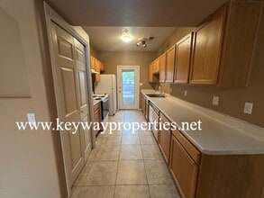 10420 Gutierrez Rd NE in Albuquerque, NM - Foto de edificio - Building Photo