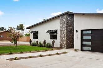4002 N 33rd Pl in Phoenix, AZ - Foto de edificio - Building Photo