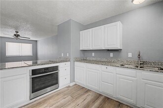 348 N 14th St in Rogers, AR - Building Photo - Building Photo