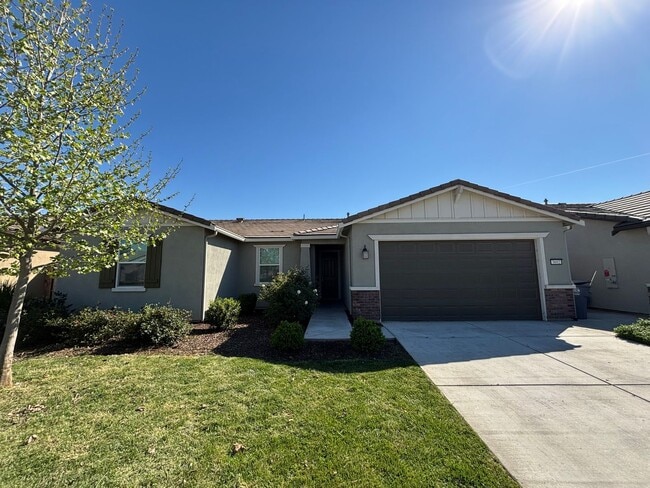 3602 Hawks Peak Dr in Madera, CA - Building Photo - Building Photo
