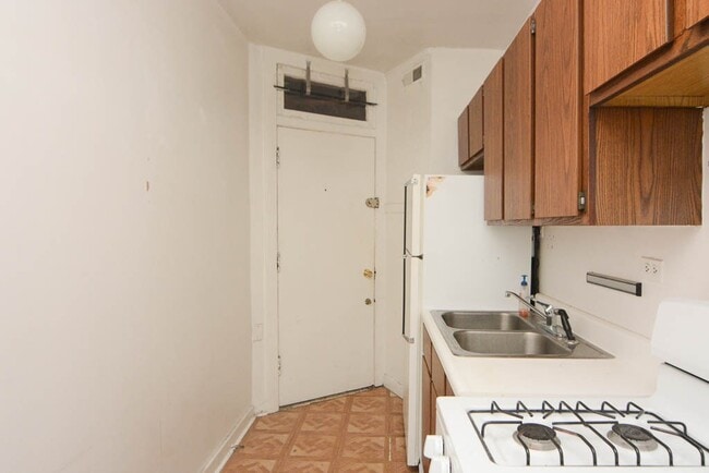 3011 N Racine Ave in Chicago, IL - Building Photo - Building Photo