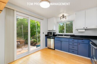 20509 Filbert Dr in Bothell, WA - Building Photo - Building Photo