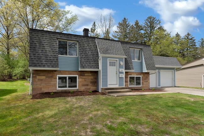 4600 Washington Square Dr in Austintown, OH - Building Photo - Building Photo