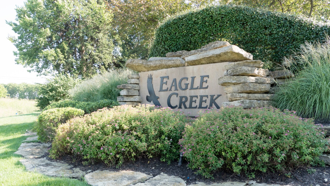 Eagle Creek Townhomes in Lee's Summit, MO - Foto de edificio