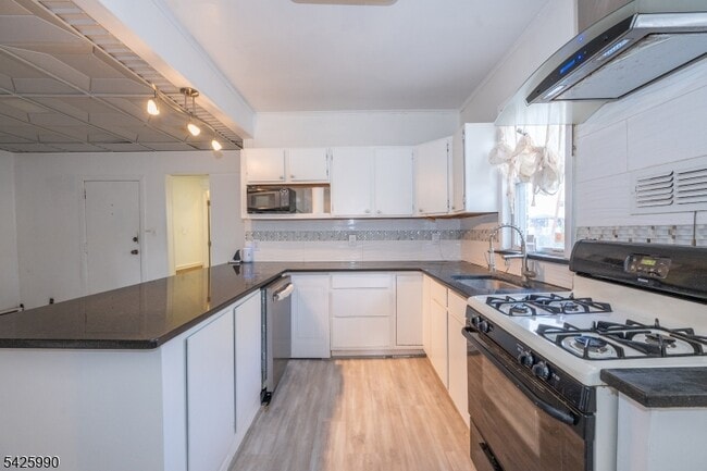 12 Garfield Ave in Garfield, NJ - Building Photo - Building Photo