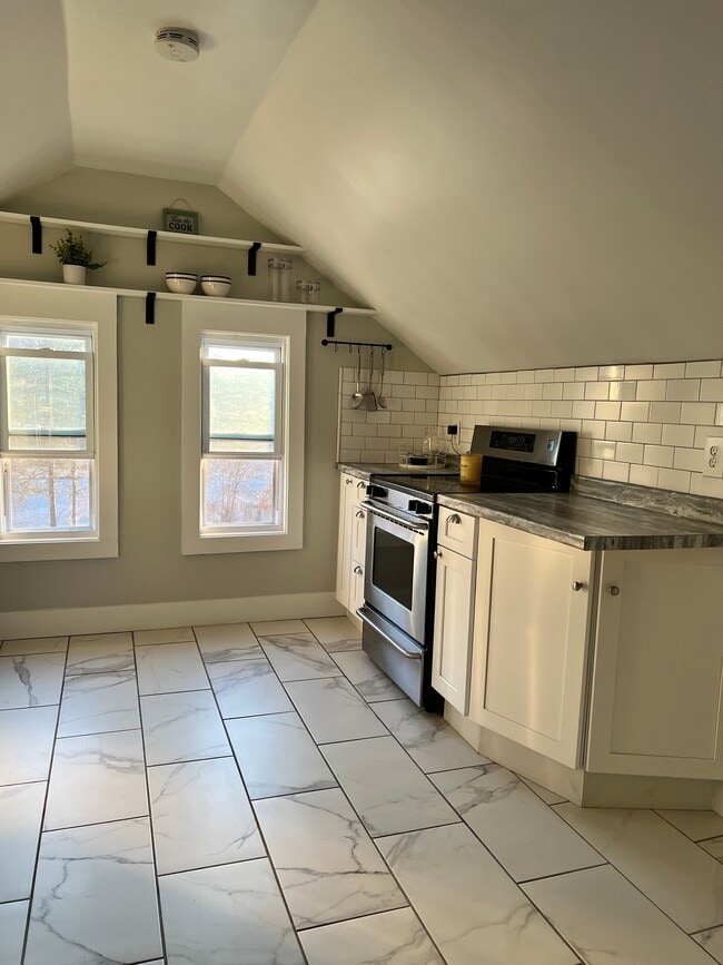 65 Summer St, Unit #2 in Taunton, MA - Building Photo - Building Photo