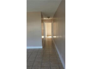 1230 NW 29th Way in Fort Lauderdale, FL - Building Photo - Building Photo