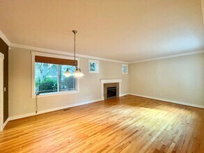 2646 116th Ave NE in Bellevue, WA - Building Photo - Building Photo