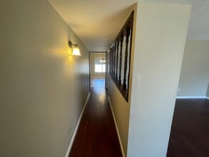 1217 Kara Ln in Modesto, CA - Building Photo - Building Photo