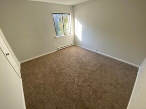 32 Old Foxon Rd in East Haven, CT - Building Photo - Building Photo