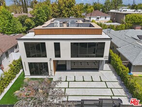 4904 Van Noord Ave in Los Angeles, CA - Building Photo - Building Photo
