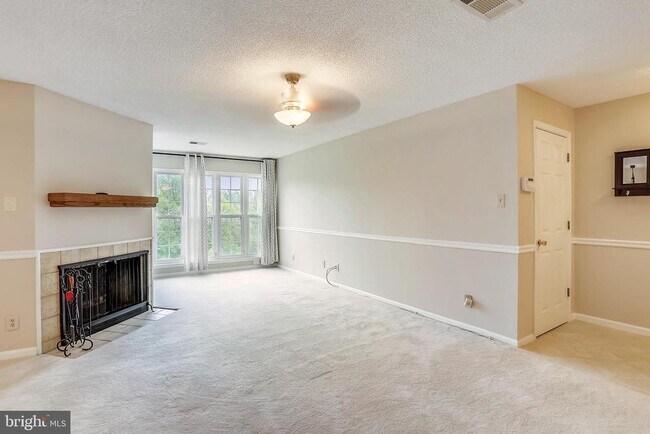 12103 Greenway Ct in Fairfax, VA - Building Photo - Building Photo