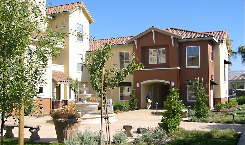 Shiraz Senior Apartments in San Jose, CA - Building Photo