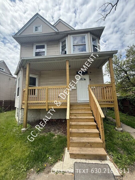 7230 S Perry Ave in Chicago, IL - Building Photo