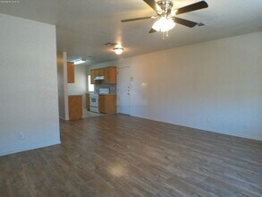 906 McDaniel Cir in Killeen, TX - Building Photo - Building Photo