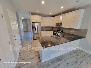 5429 Chappelle Rd. SW in Edmonton, AB - Building Photo - Building Photo