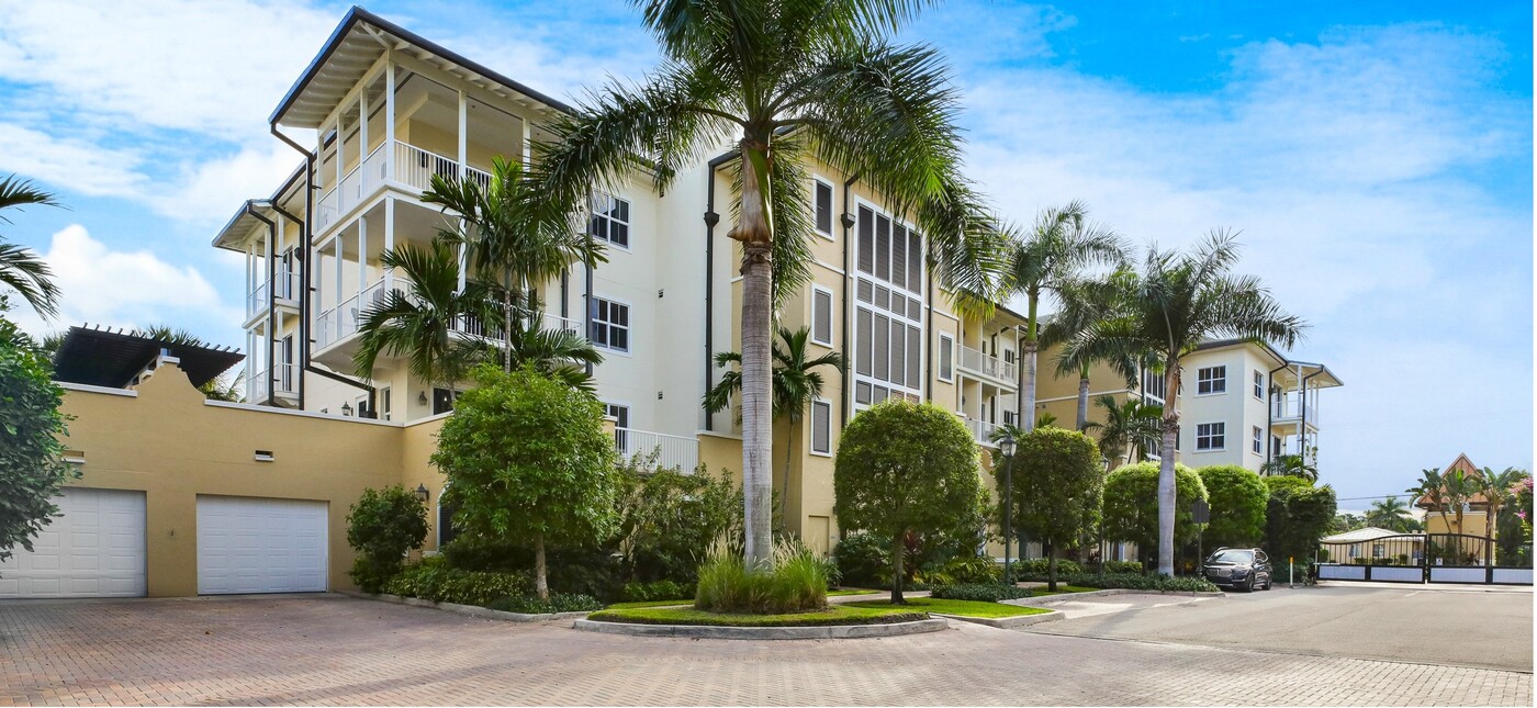 3940 N Flagler Dr, Unit 201R in West Palm Beach, FL - Foto de edificio