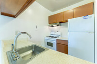 RIVER DRIVE APARTMENTS in Ypsilanti, MI - Building Photo - Interior Photo