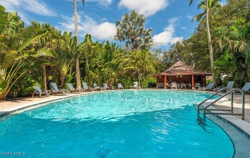 1300 Gulf Shore Blvd N in Naples, FL - Building Photo