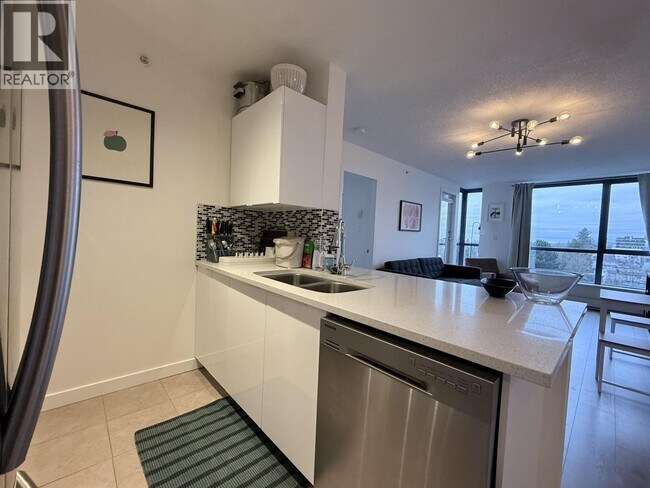 3438 Vanness Ave in Vancouver, BC - Building Photo - Building Photo