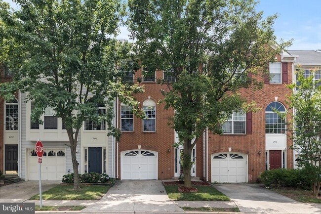 2448 Rolling Plains Dr, Unit Upper in Herndon, VA - Building Photo - Building Photo